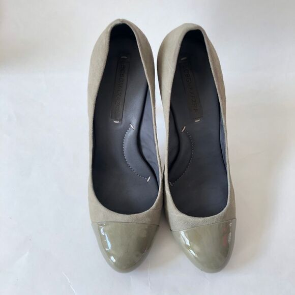 BCBG Max Azria Womens Suede Platform Pumps Heels 8 - Picture 3 of 8